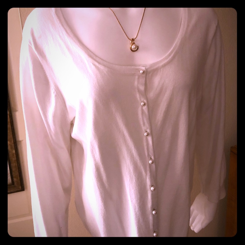 XL Woman white pearl buttoned F/B 3/4 Sweater